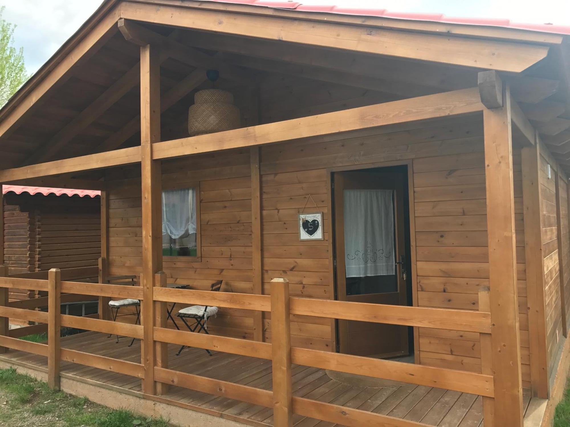 Camping Puigcercos Borreda Ngoại thất bức ảnh
