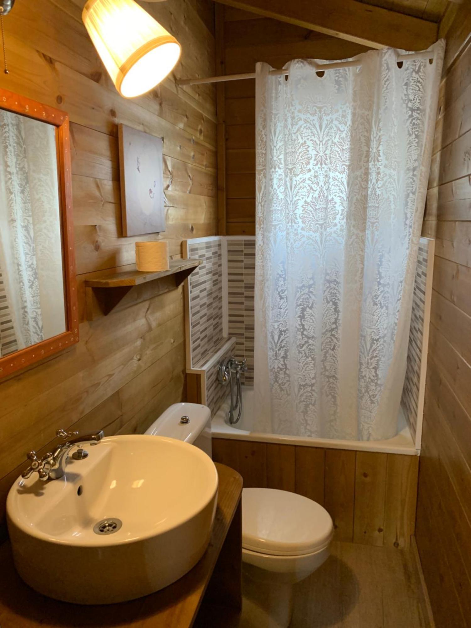 Camping Puigcercos Borreda Ngoại thất bức ảnh